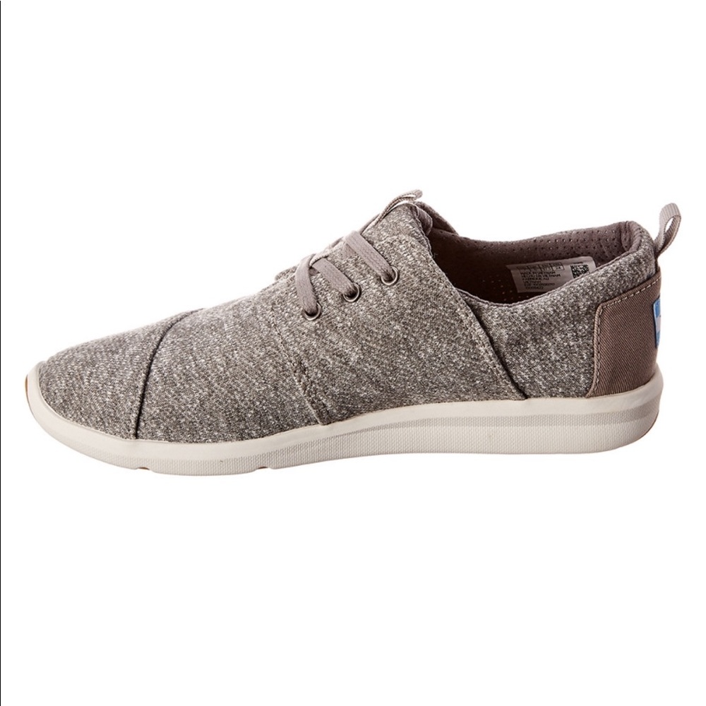 TOMS - Picture 2 of 3